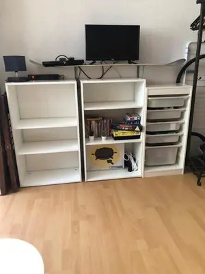 Bibliothèque dans l'appartement