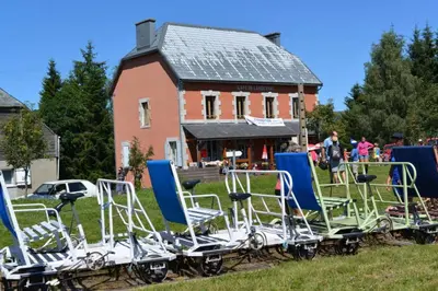 Jardin de l'établissement gite chez Régine
