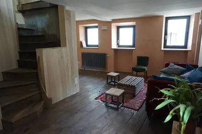 Télévision ou salle de divertissement dans l'établissement l'entresort