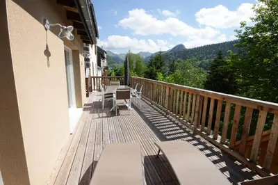 Vue générale sur la montagne ou vue sur la montagne depuis la maison de vacances