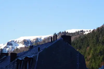 Vue générale sur la montagne ou vue sur la montagne depuis l'appartement