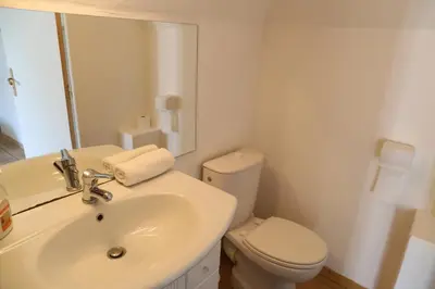 Salle de bains dans l'établissement Le Four à Pain