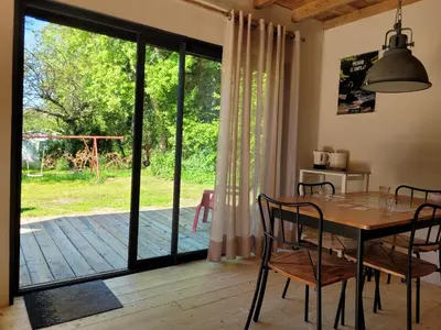 Jardin de l'établissement Camping la Jaurie hébergements
