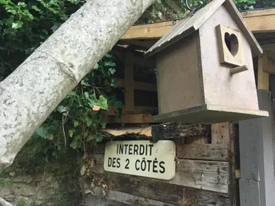 Certificat, récompense, panneau ou autre document affiché dans l'établissement Cosy maisonnette Lascaux