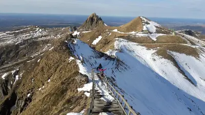 L'établissement studio aux pieds des pistes en hiver