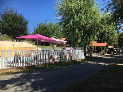 Jardin de l'établissement Camping Les Etoiles