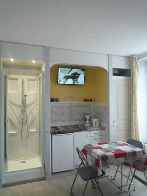Cuisine ou kitchenette dans l'établissement Au Relais du Parc de Millevaches