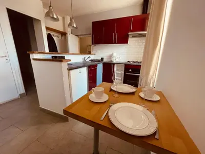 Cuisine ou kitchenette dans l'établissement Albuconis 2 Appartement 1 chambre