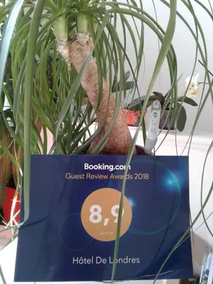 Certificat, récompense, panneau ou autre document affiché dans l'établissement Hôtel de Londres