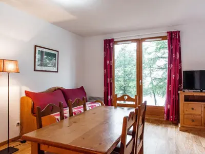 Télévision ou salle de divertissement dans l'établissement Apartment T2 4-6 pax by Interhome