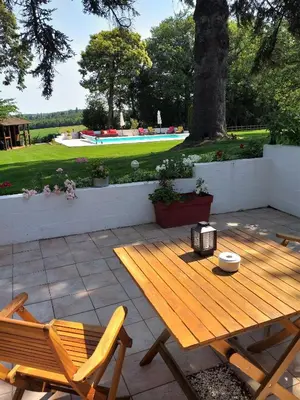 Piscine de l'établissement Le Cosy - Domaine du Vertendre ou située à proximité