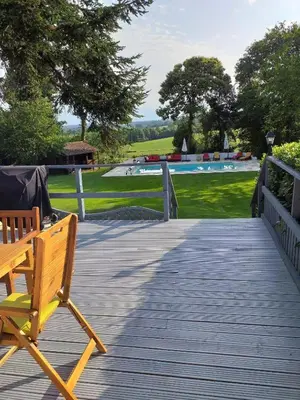 Piscine de l'établissement L'Horizon - Domaine du Vertendre ou située à proximité