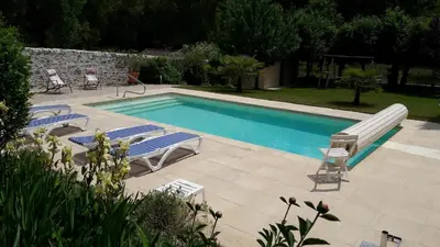 Piscine de l'établissement Sous les Remparts ou située à proximité
