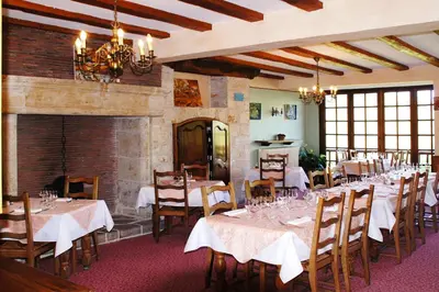 Restaurant ou autre lieu de restauration dans l'établissement Le Fenelon