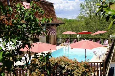 Piscine de l'établissement Le Fenelon ou située à proximité