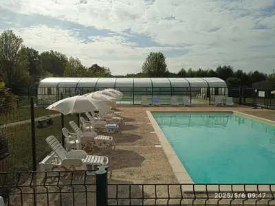Piscine de l'établissement Terres de France - Les Hameaux de Miel ou située à proximité