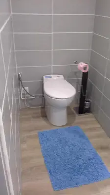 Salle de bains dans l'établissement la maison bonheur