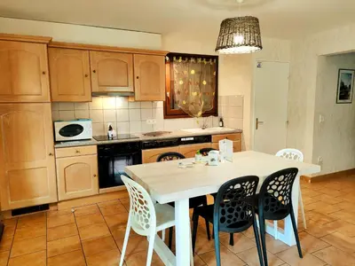 Cuisine ou kitchenette dans l'établissement Rivière & Cottage 4 étoiles en Auvergne - Cantal Auvergne - Valette & Riom PR