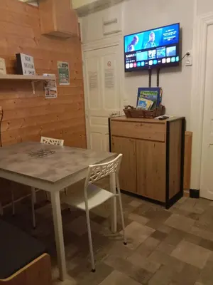 Cuisine ou kitchenette dans l'établissement Gîte au pied des volcans d'Auvergne Aydat
