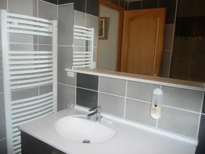 Salle de bains dans l'établissement Residence L'Etoile du Sancy