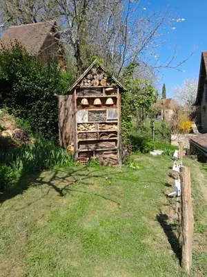Jardin de l'établissement Les Perluètes - Chambres d'hôtes