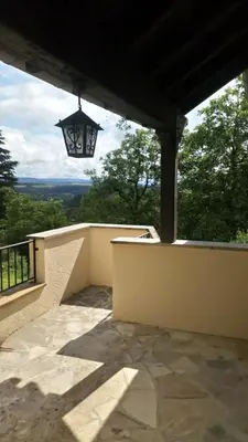 Balcon ou terrasse dans l'établissement Gîte au calme avec point de vue proche Turenne
