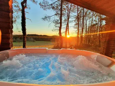 Plan de l'établissement Magnifique chalets en rondins avec SPA et Tipis en plaine Nature Environnement ressourçant au calme vue imprenable Lascaux SPA non disponible juillet et aout