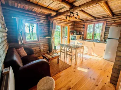 Plan de l'établissement Magnifique chalets en rondins avec SPA et Tipis en plaine Nature Environnement ressourçant au calme vue imprenable Lascaux SPA non disponible juillet et aout