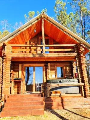 Plan de l'établissement Magnifique chalets en rondins avec SPA et Tipis en plaine Nature Environnement ressourçant au calme vue imprenable Lascaux SPA non disponible juillet et aout