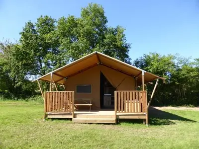 Jardin de l'établissement Camping les Campagnes