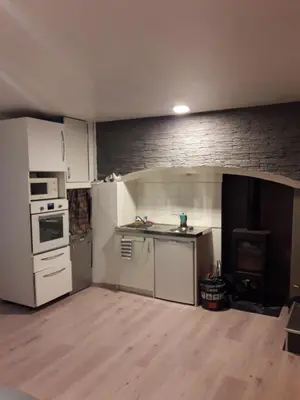 Cuisine ou kitchenette dans l'établissement maison cosy proche de la station de ski du lioran 4 personnes