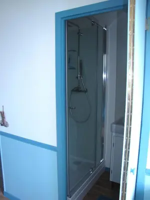 Salle de bains dans l'établissement Les Camélias