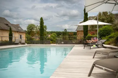 Piscine de l'établissement Maison d'Hôtes La Maison de Léopold ou située à proximité