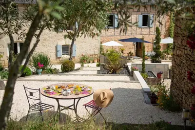 Jardin de l'établissement Maison d'Hôtes La Maison de Léopold