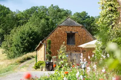 Jardin de l'établissement Maison d'Hôtes La Maison de Léopold