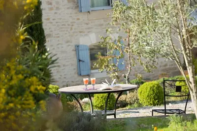 Boissons dans l'établissement Maison d'Hôtes La Maison de Léopold