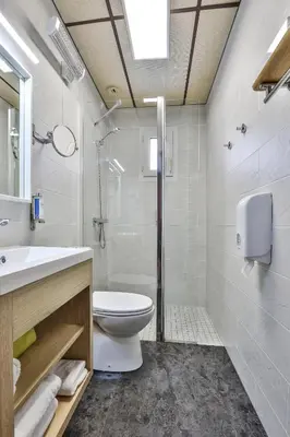 Salle de bains dans l'établissement Logis Hôtel Restaurant Europa