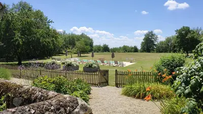 Jardin de l'établissement Manoir de Malagorse