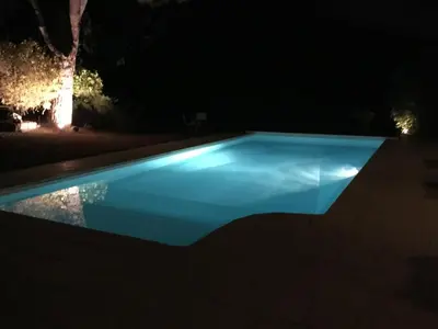 Piscine de l'établissement Le clos de rose ou située à proximité