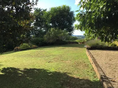 Jardin de l'établissement Le clos de rose