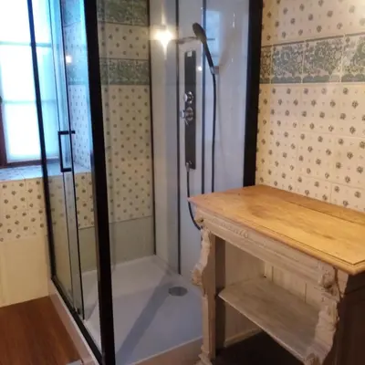Salle de bains dans l'établissement gitedubourghaut