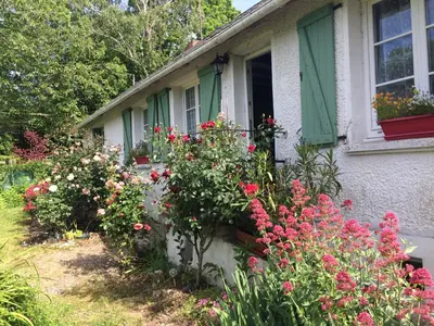 Jardin de l'établissement chambres d'hôtes du puy blanc