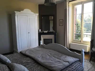 Un ou plusieurs lits dans un hébergement de l'établissement maison courbarien