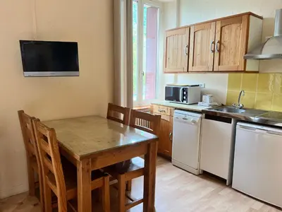 Cuisine ou kitchenette dans l'établissement Résidence Les Dômes