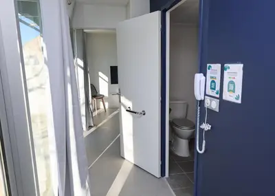 Salle de bains dans l'établissement Les Collines de Sainte-Féréole