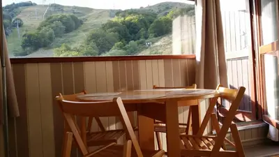 Vue générale sur la montagne ou vue sur la montagne depuis l'appartement