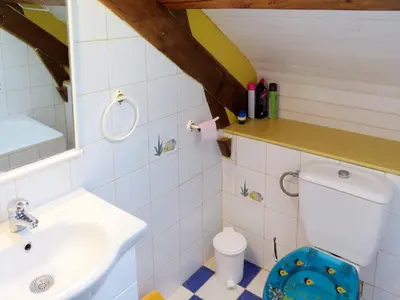 Salle de bains dans l'établissement Holiday Home Sarrouil by Interhome