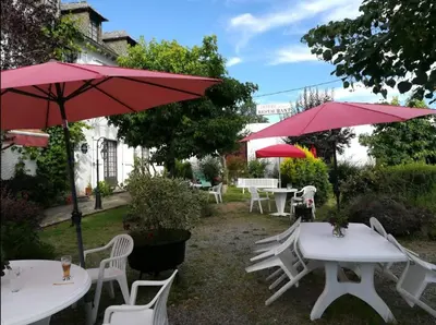 Jardin de l'établissement Auberge de Pont-la-Vieille