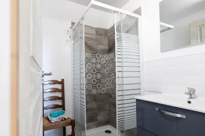 Salle de bains dans l'établissement Terre d'Horizon Auvergne