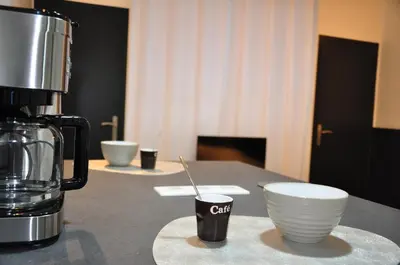 Plateau bouilloire dans l'établissement studio vic 2.0
